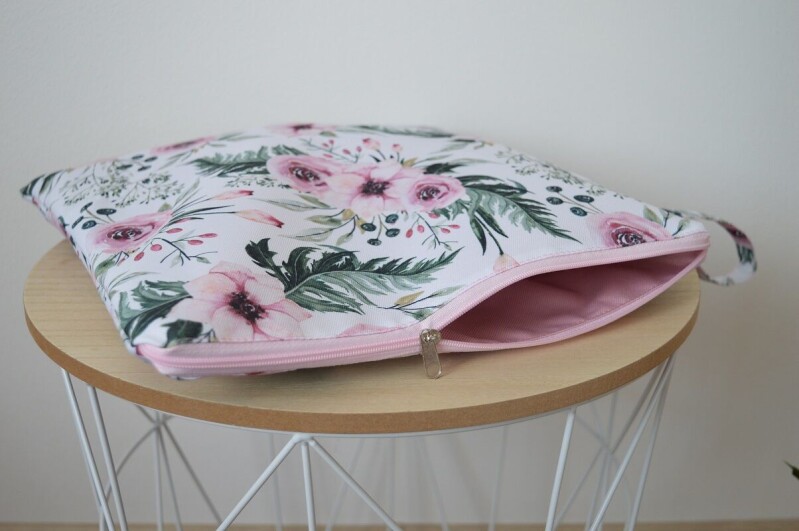 Obal na plavky 30x30 cm Květiny a kapradí na bílé