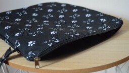 Obal na plavky 27 x 27 cm kočky a tlapky na černé