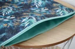 Obal na plavky 32 x 33 cm listy na petrolejové a mentolové