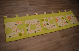 Velký kapsář na zeď 200x50 cm - limetková s kruhy