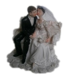 Figurka na svatební dort - na lavičce