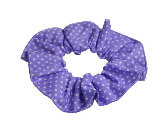 Látková scrunchie gumička do vlasů fialová s bílým puntíkem
