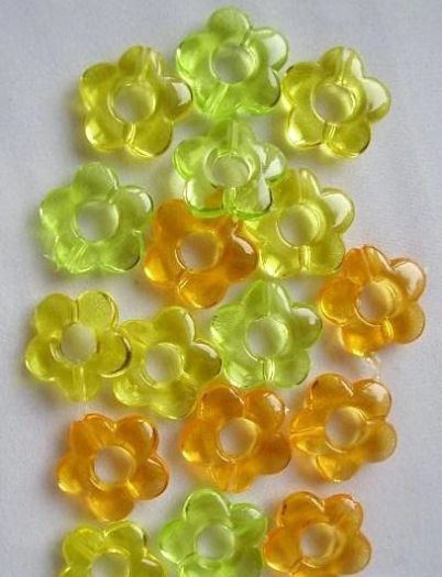 Plastové květinky MIX - zelená, oranžová žlutá