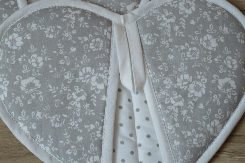 Kuchyňská chňapka srdíčko Kvítí 2 ks