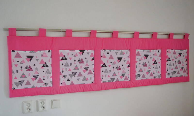 Velký kapsář za postel 200 x 50 cm růžová Trojúhelníky
