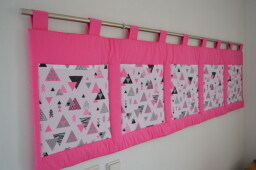 Velký kapsář za postel 200 x 50 cm růžová Trojúhelníky