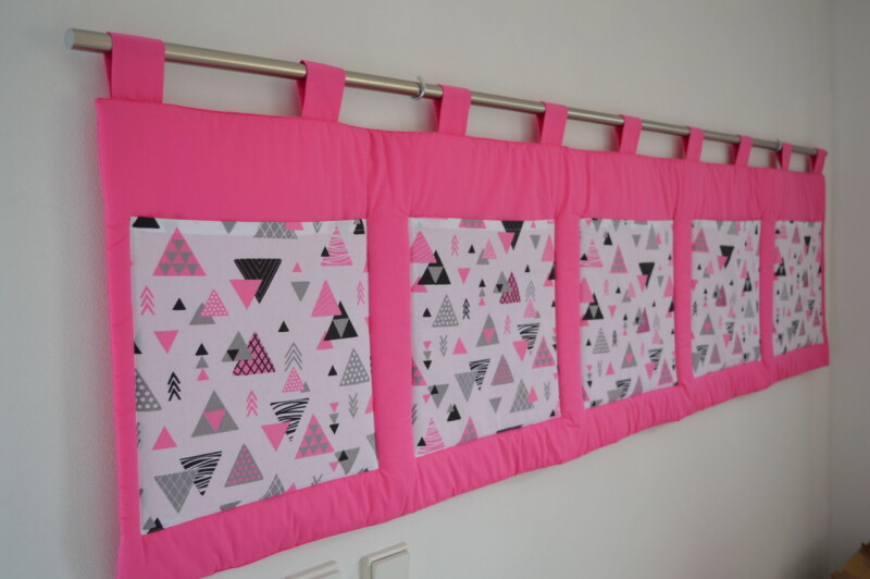 Velký kapsář za postel 200 x 50 cm růžová Trojúhelníky