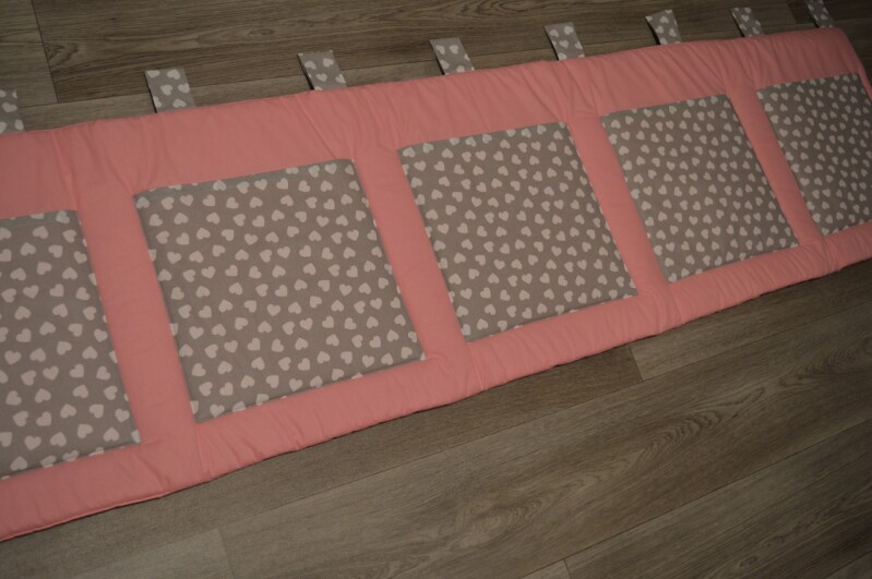 Velký kapsář za postel 200x50 cm Srdíčka