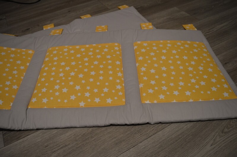 Kapsář za postel 200 x 50 cm šedá, žlutá Hvězdička