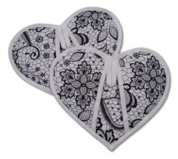 Kuchyňská chňapka srdíčko Černá krajka na bílé 2 ks