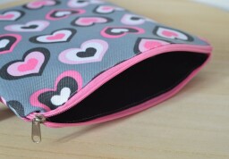 Obal na mokré plavky 21 x 22 cm srdíčka na šedé