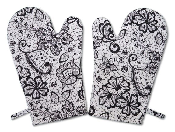 Kuchyňské chňapky Černá krajka na bílé 2 ks