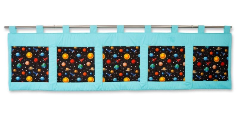 Velký kapsář na zeď za postel 200x50 cm vesmír na tyrkysové