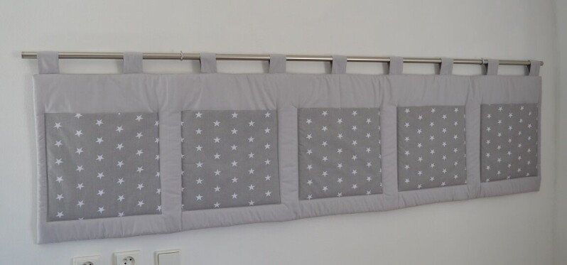 Velký kapsář za postel 200x50 cm Hvězdičky na šedé