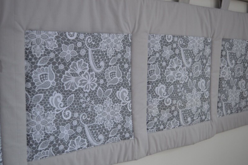 Velký kapsář na zeď 200x50 cm světle šedá Krajka