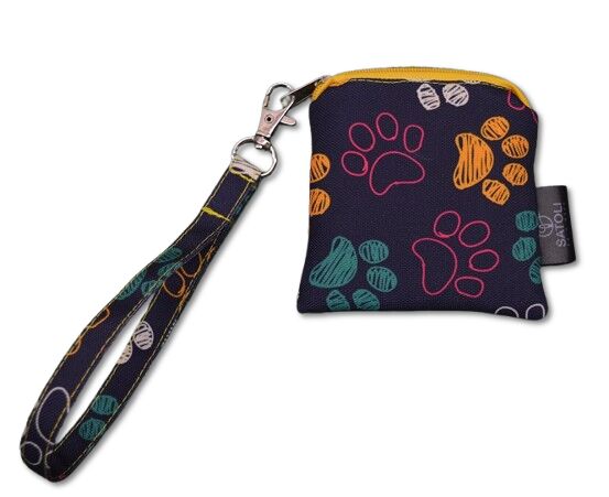 Pouzdro/klíčenka 9 x 9 cm Tlapky na tmavě modré