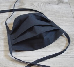 Černá bavlněná dvouvrstvá rouška s kapsou na filtr