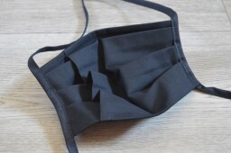 Černá bavlněná dvouvrstvá rouška s kapsou na filtr