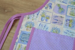 Dámská bavlněná zástěra klokanka Levandule fialkový lem