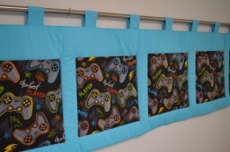 Velký kapsář na zeď 200x50 cm - Herní motiv na tyrkysové