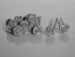 Růžička na vlásence stříbrno-šedá (tmavší)