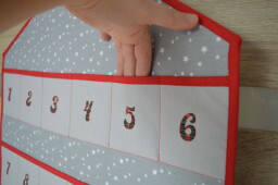 Textilní adventní kalendář na pověšení