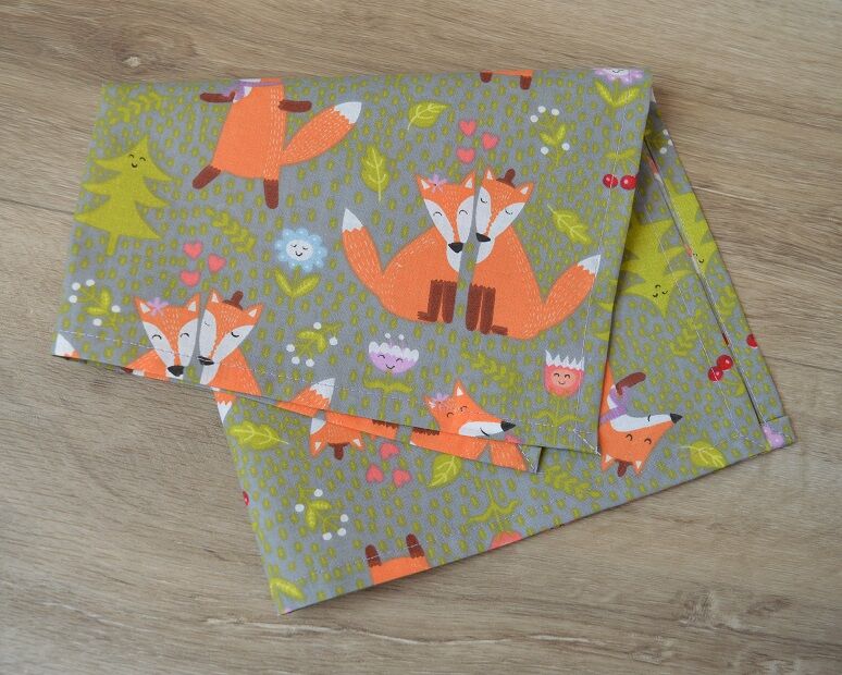 Bavlněný ubrousek na svačinu Zamilované lišky