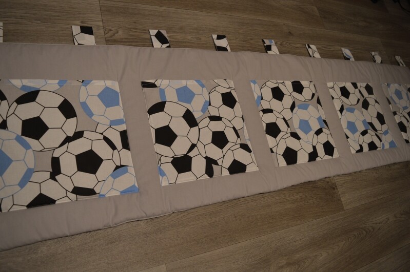 Velký kapsář na zeď 200x50 cm - světle šedá Fotbal