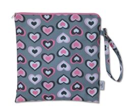 Voděodolný obal na mokré plavky 30 x 30 cm srdíčka na šedé