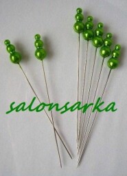 Špendlík se třemi perličkami - zelená