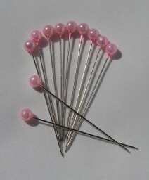 Špendlík 55mm s růžovou perličkou