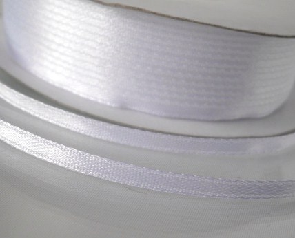 Atlasová stuha 3 mm - bílá