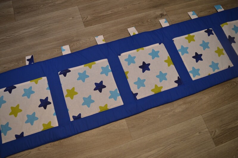 Kapsář na zeď za postel 200x50 cm Hvězdy