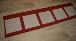 Velký kapsář na zeď za postel 192x50 cm vínová Puntík