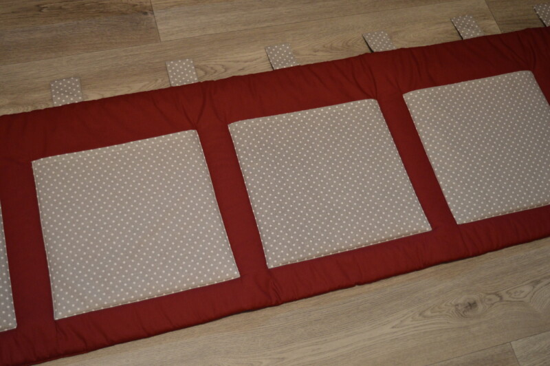 Velký kapsář na zeď za postel 192x50 cm vínová Puntík