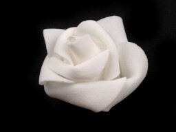 Pěnová růže Ø4,5 cm - bílá