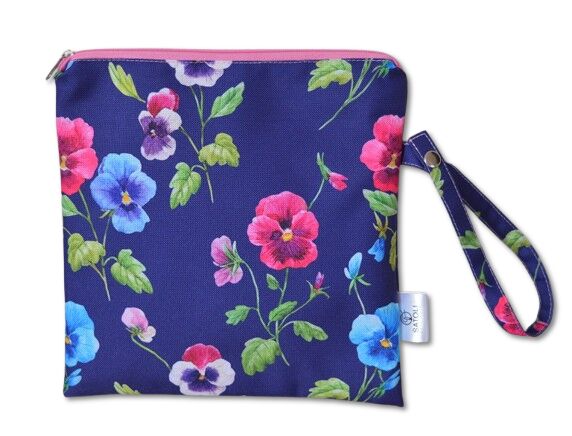 Nepromokavý obal/pouzdro na plavky 21 x 22 cm macešky na tmavě modré