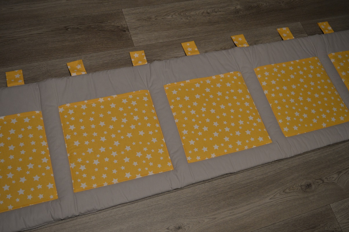 Kapsář za postel 200 x 50 cm šedá, žlutá Hvězdička